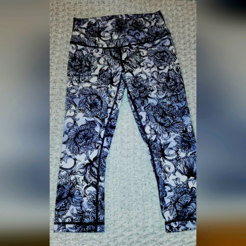 Lululemon cropped leggings